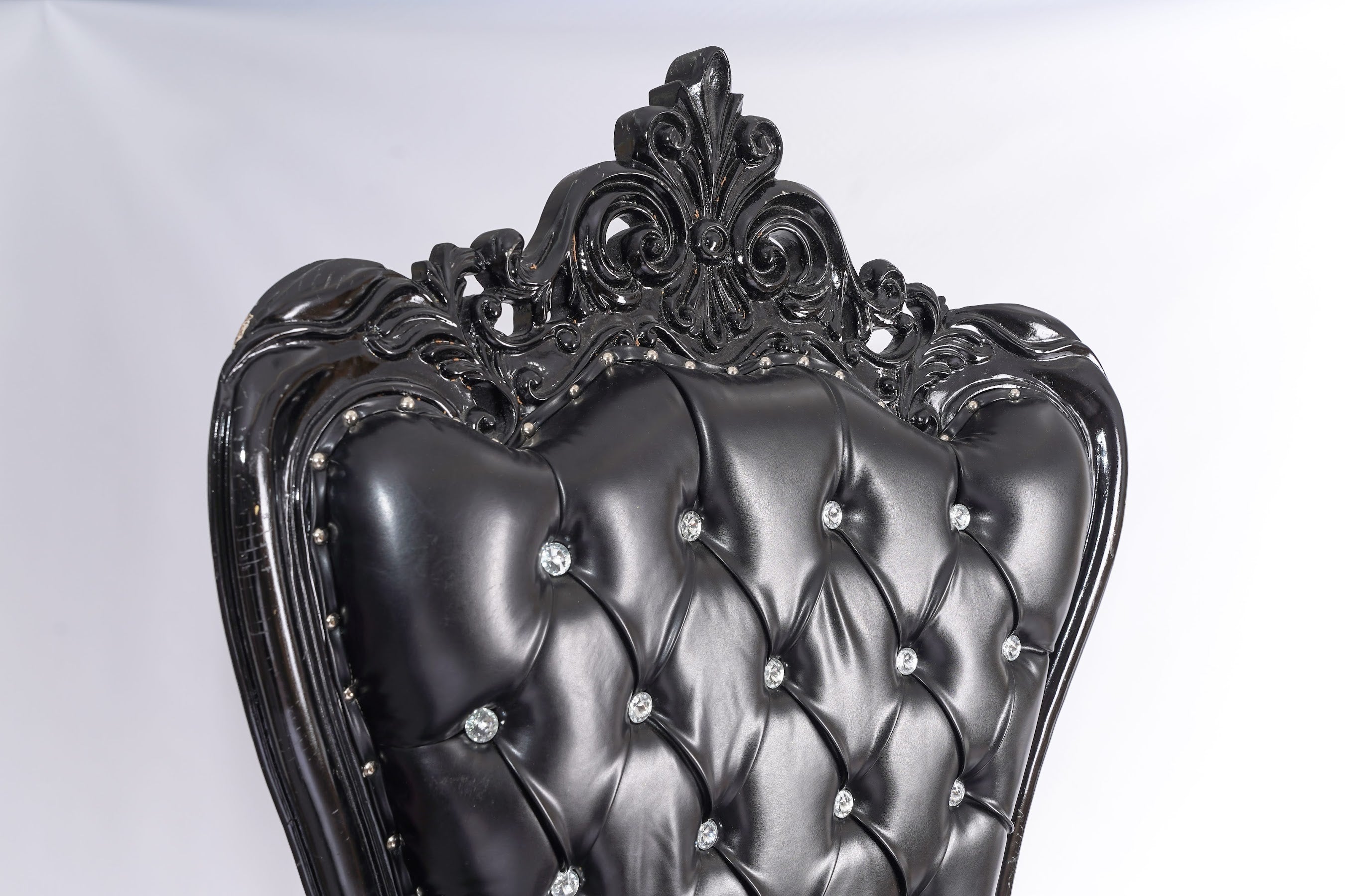 Osiris Noir – All Black