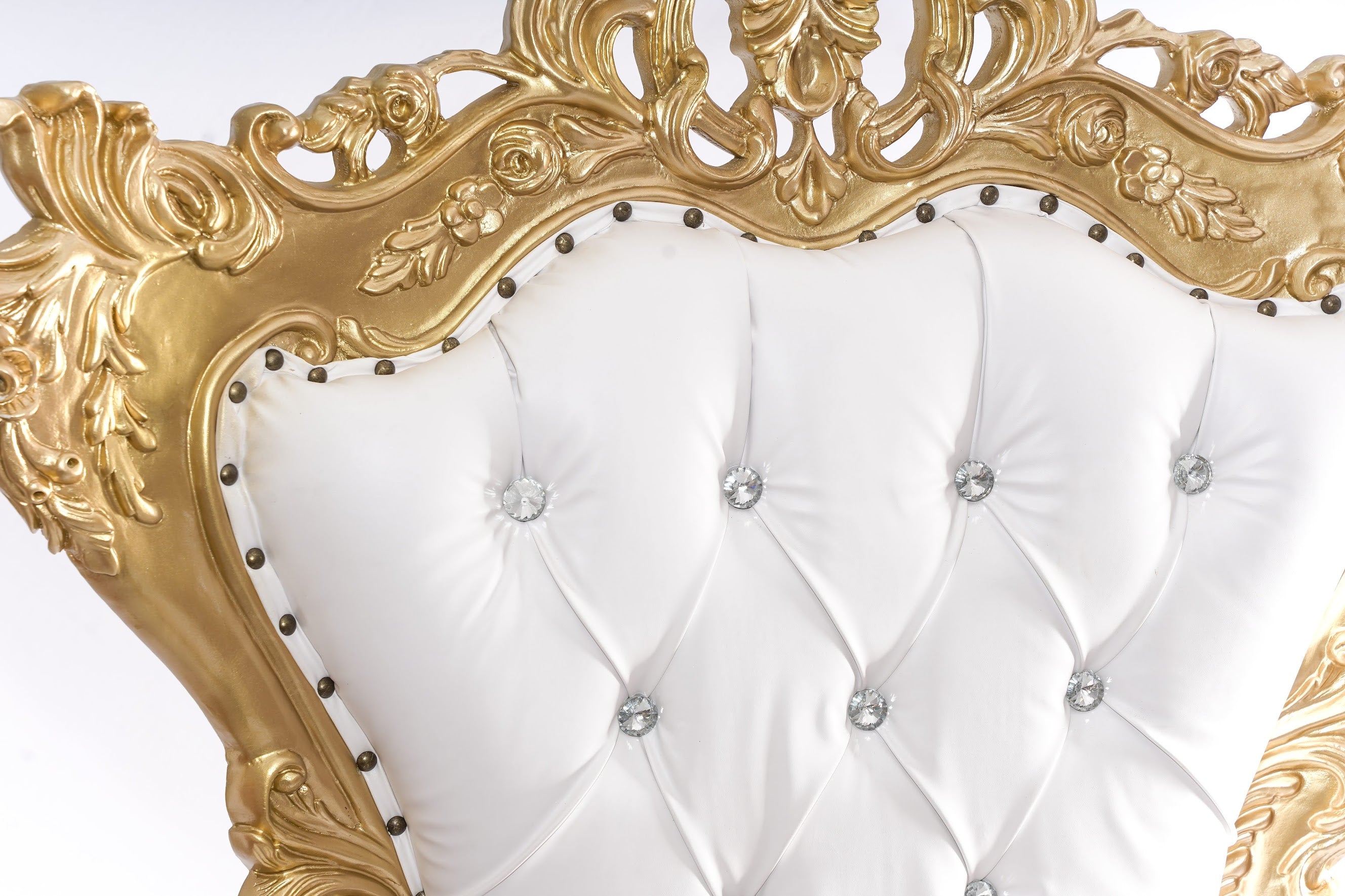 Throne of Nefertari White & Gold Edition