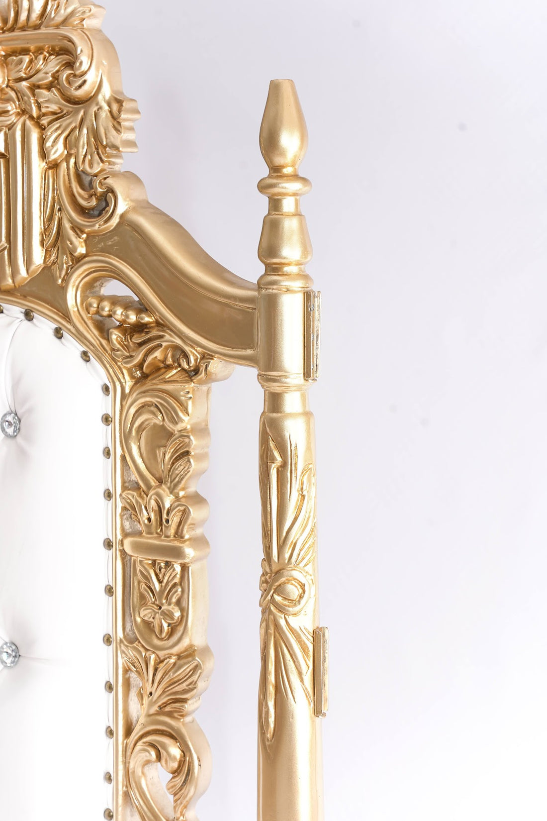King Tut Throne Chair White-Gold
