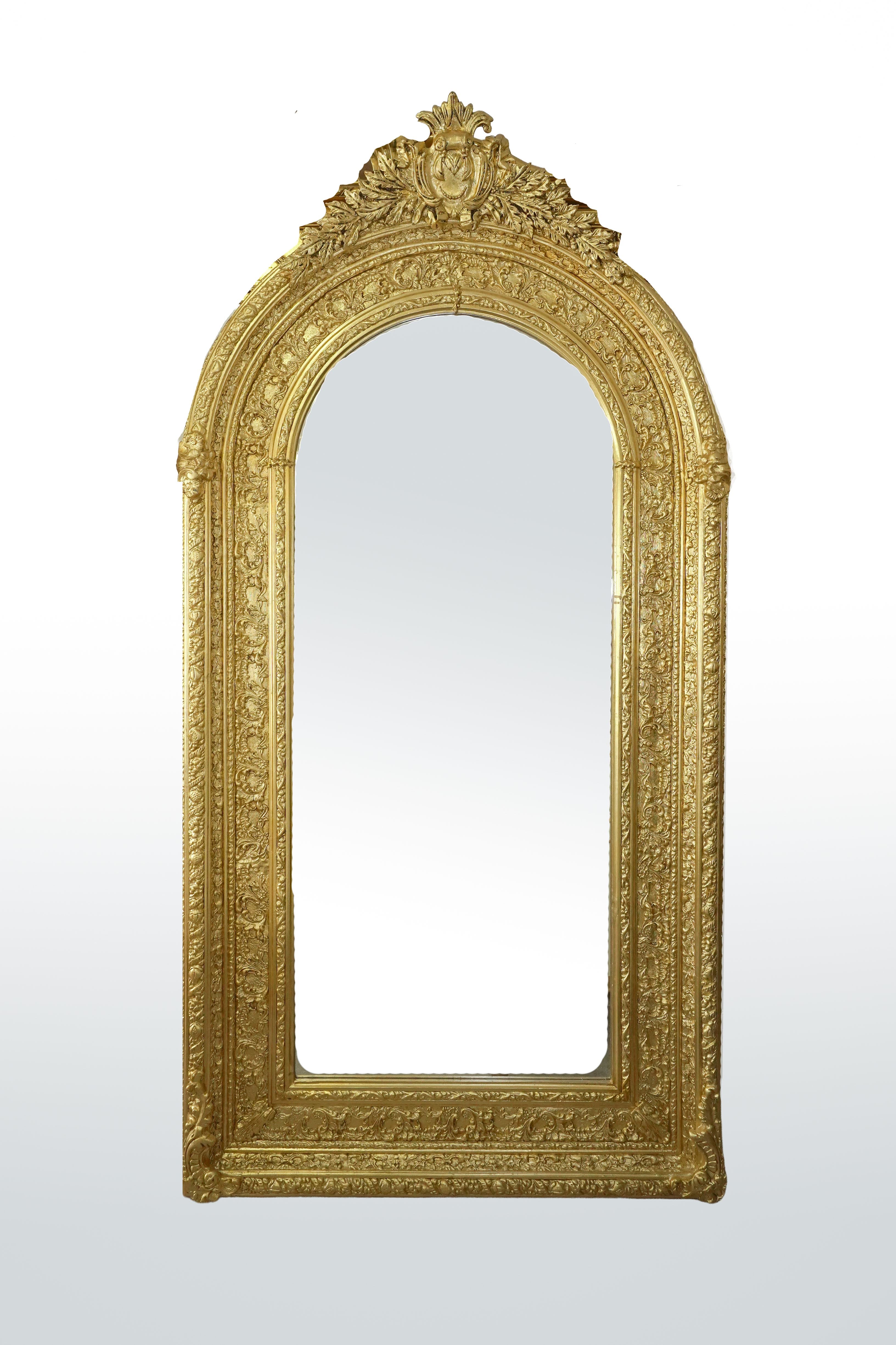 Dynasty Laurel Mirror – Regal Crest [Medium]