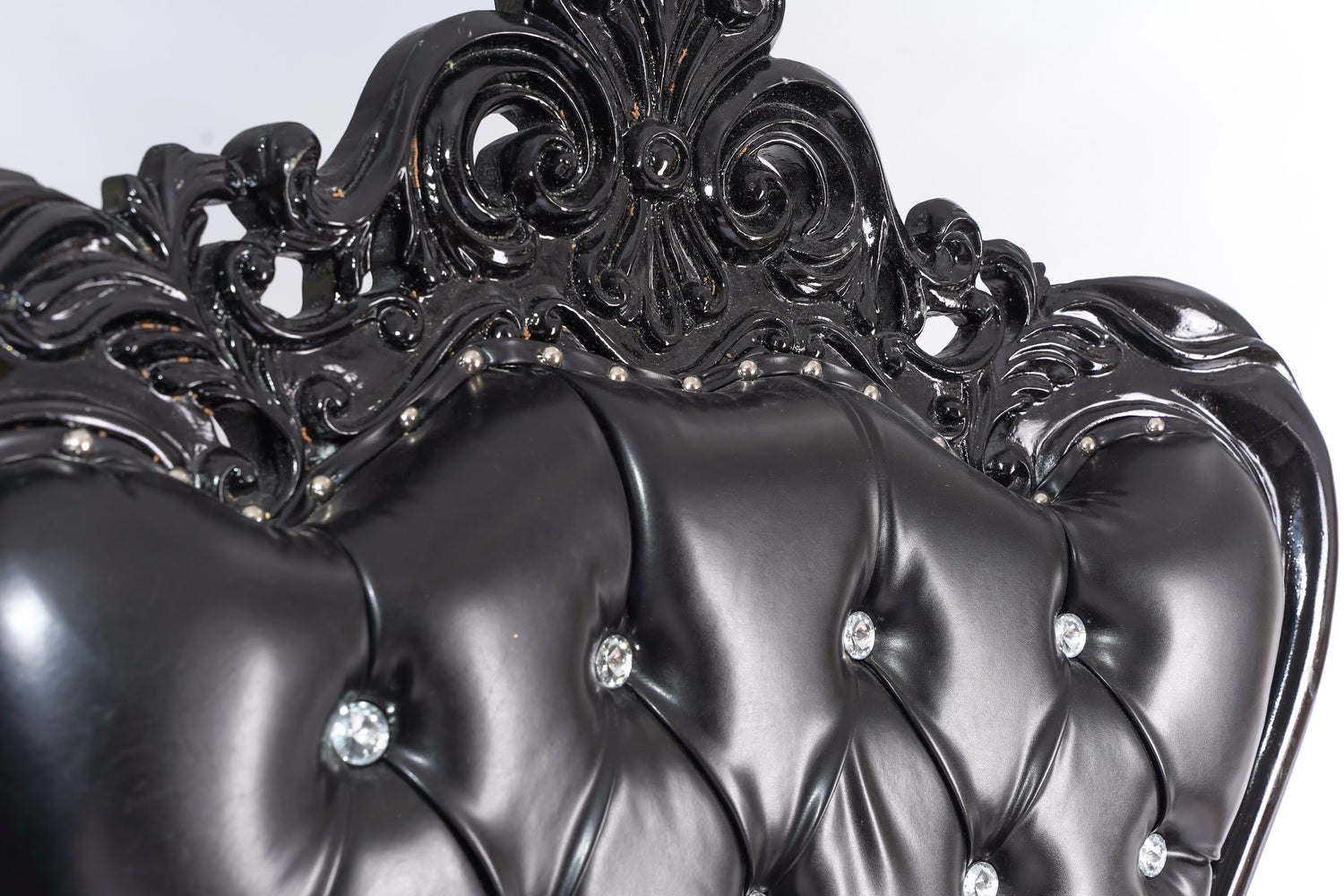 Osiris Noir – All Black